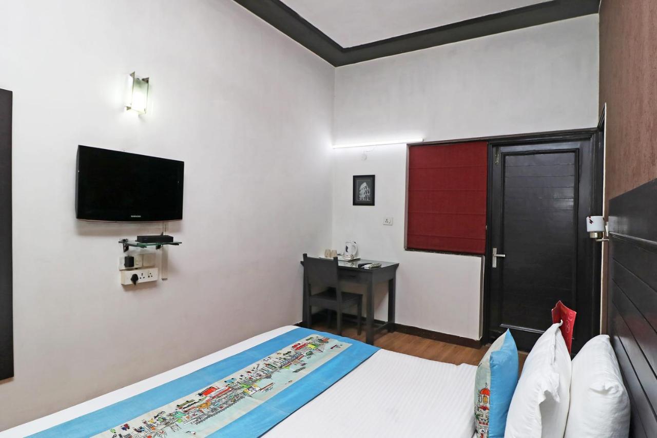 Hotel Chalet New Delhi Ngoại thất bức ảnh