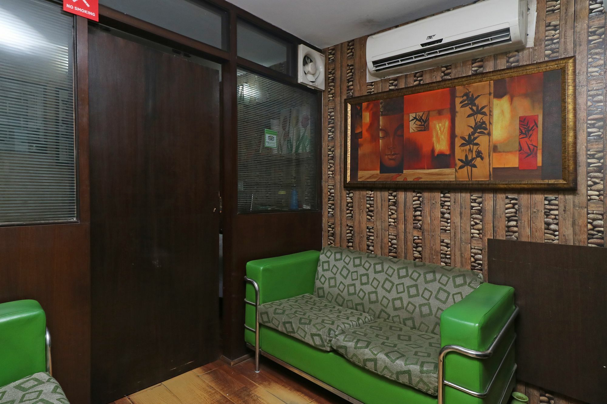 Hotel Chalet New Delhi Ngoại thất bức ảnh