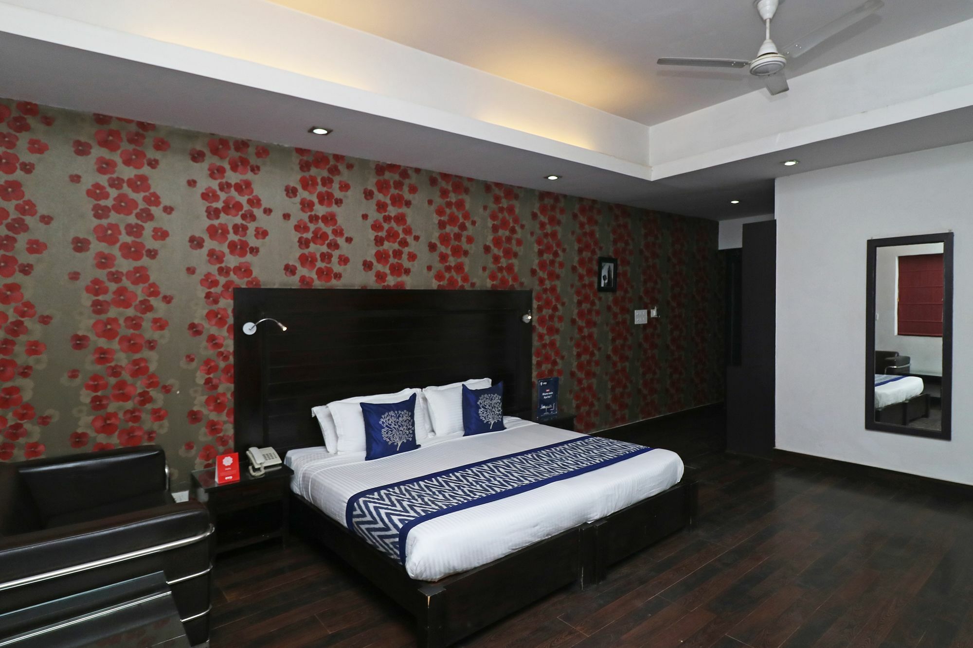 Hotel Chalet New Delhi Ngoại thất bức ảnh