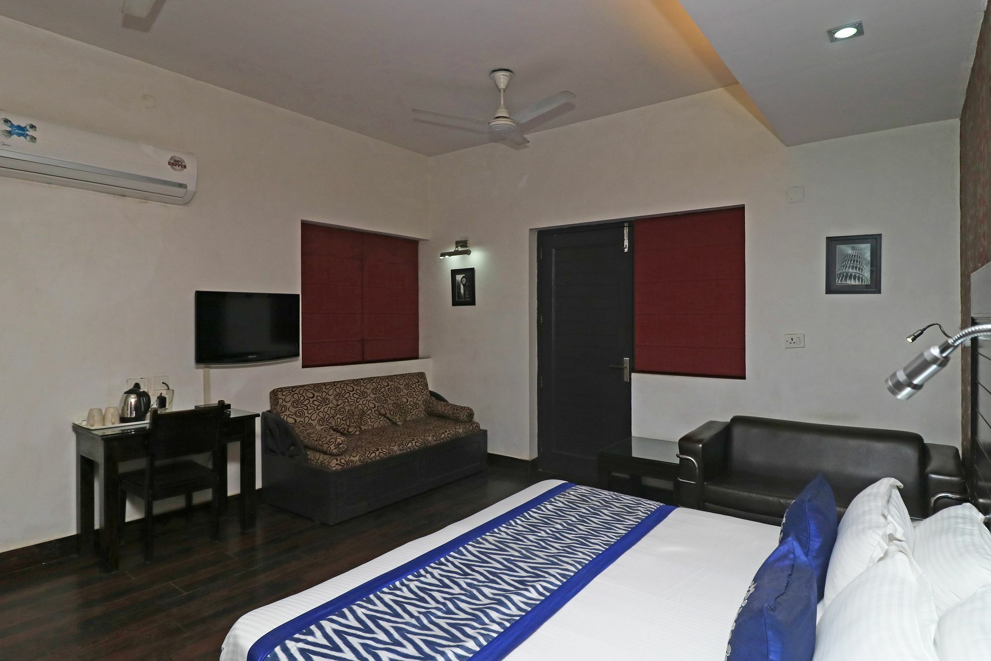 Hotel Chalet New Delhi Ngoại thất bức ảnh