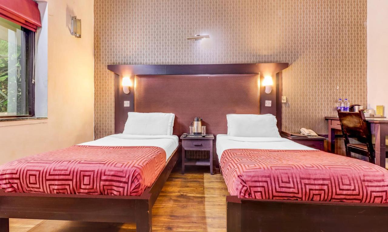 Hotel Chalet New Delhi Ngoại thất bức ảnh