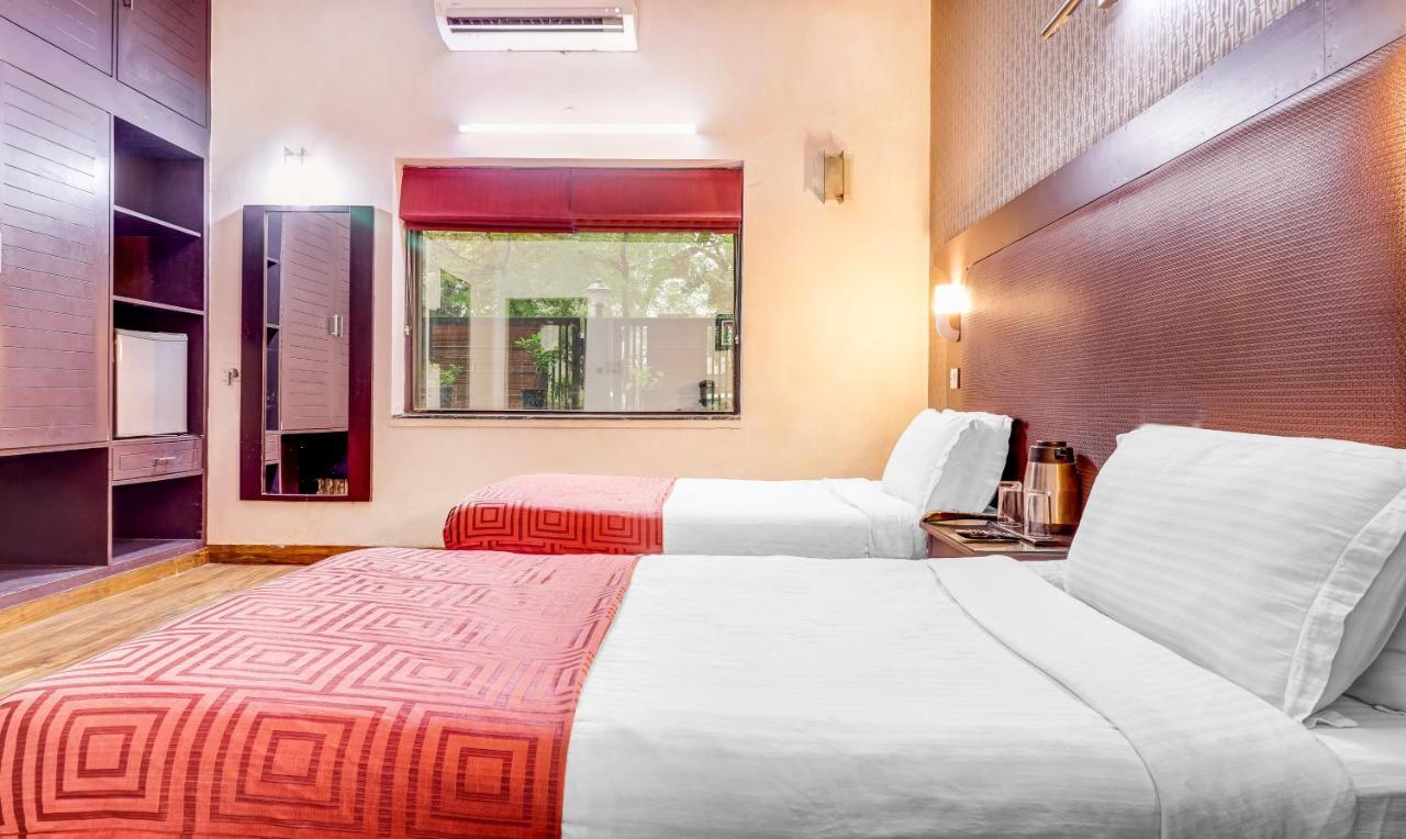 Hotel Chalet New Delhi Ngoại thất bức ảnh