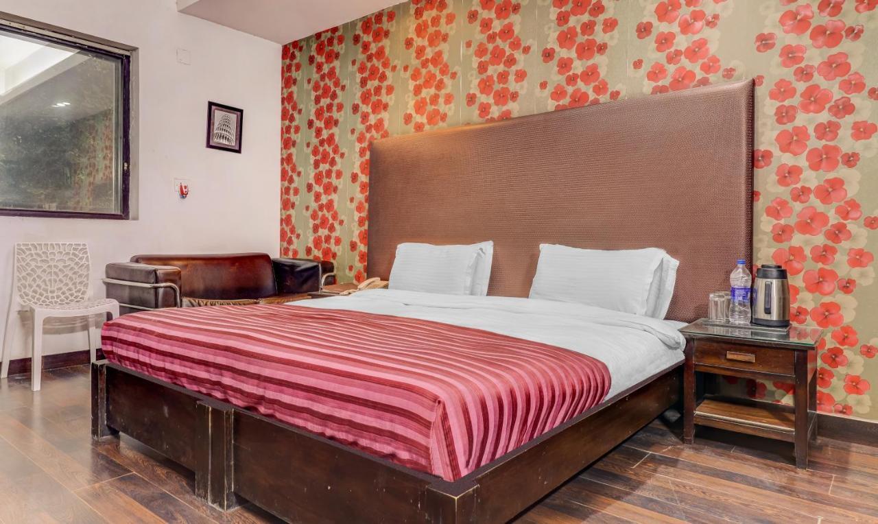 Hotel Chalet New Delhi Ngoại thất bức ảnh