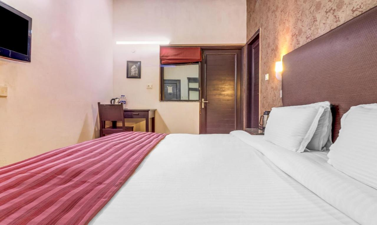 Hotel Chalet New Delhi Ngoại thất bức ảnh