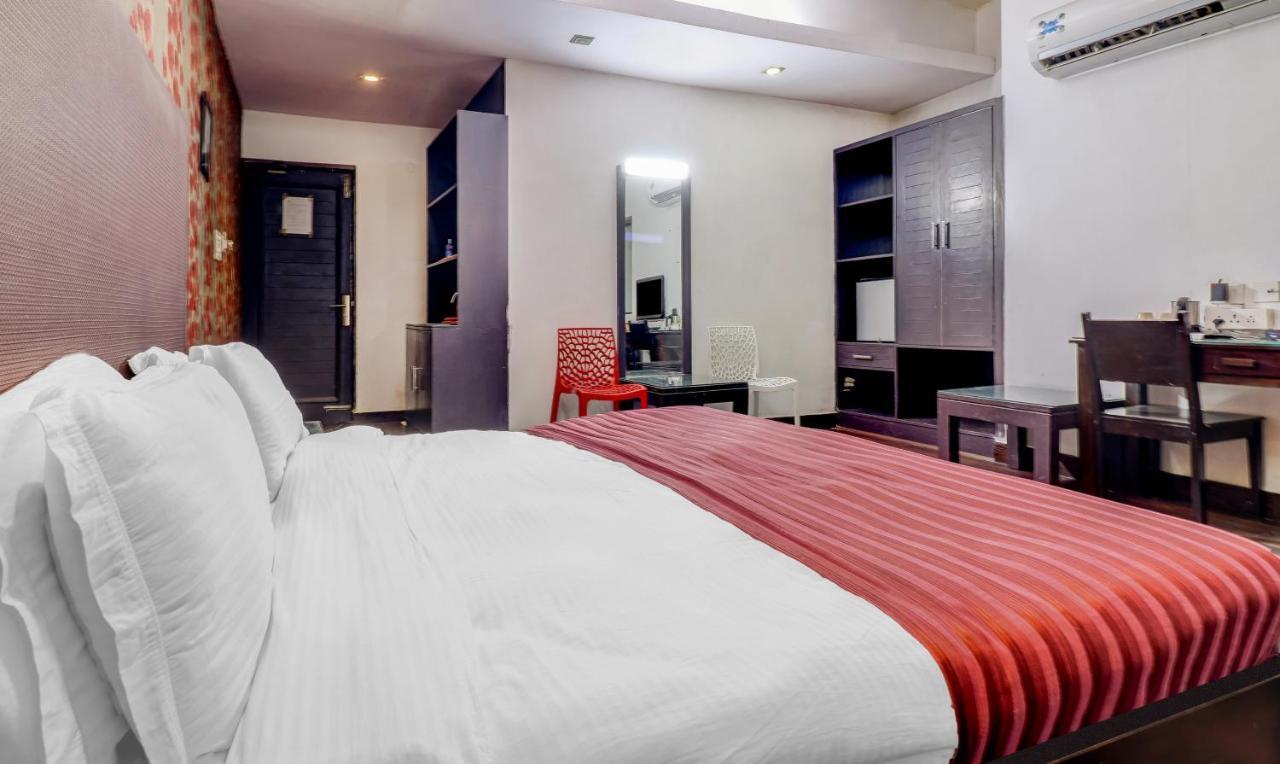 Hotel Chalet New Delhi Ngoại thất bức ảnh
