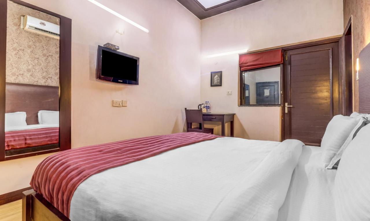 Hotel Chalet New Delhi Ngoại thất bức ảnh