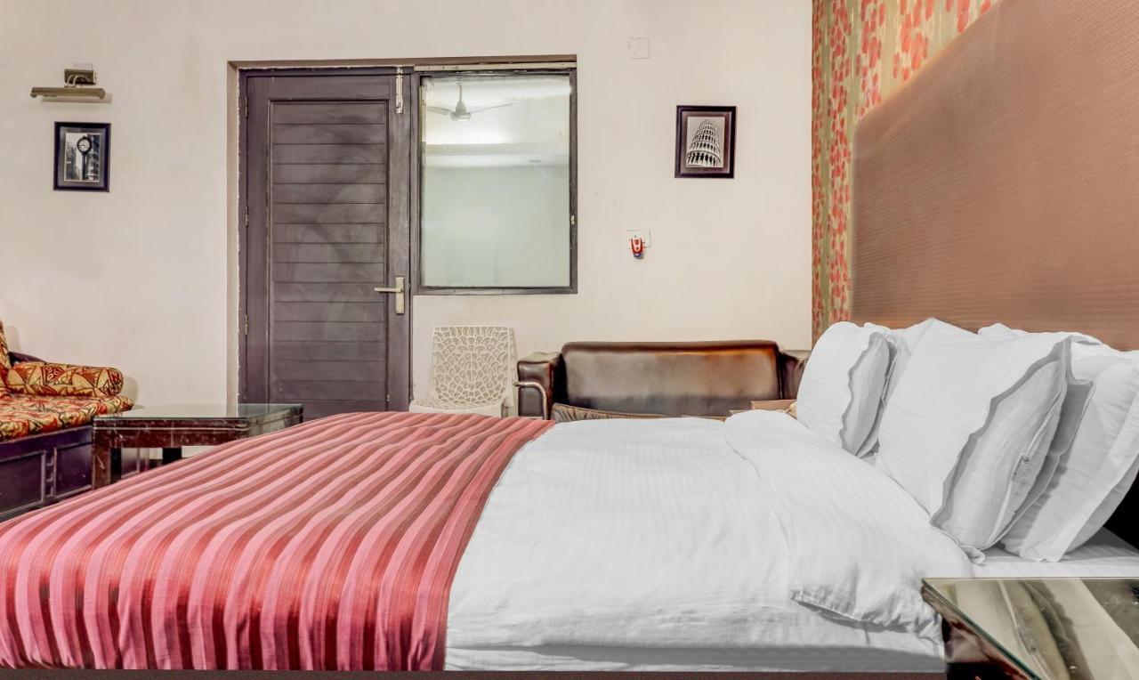 Hotel Chalet New Delhi Ngoại thất bức ảnh